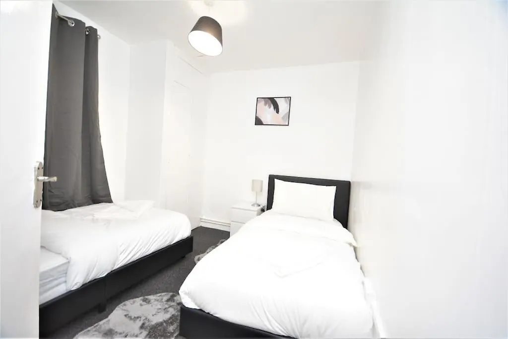London Zone2 Classic 3 Bedroom Apartment